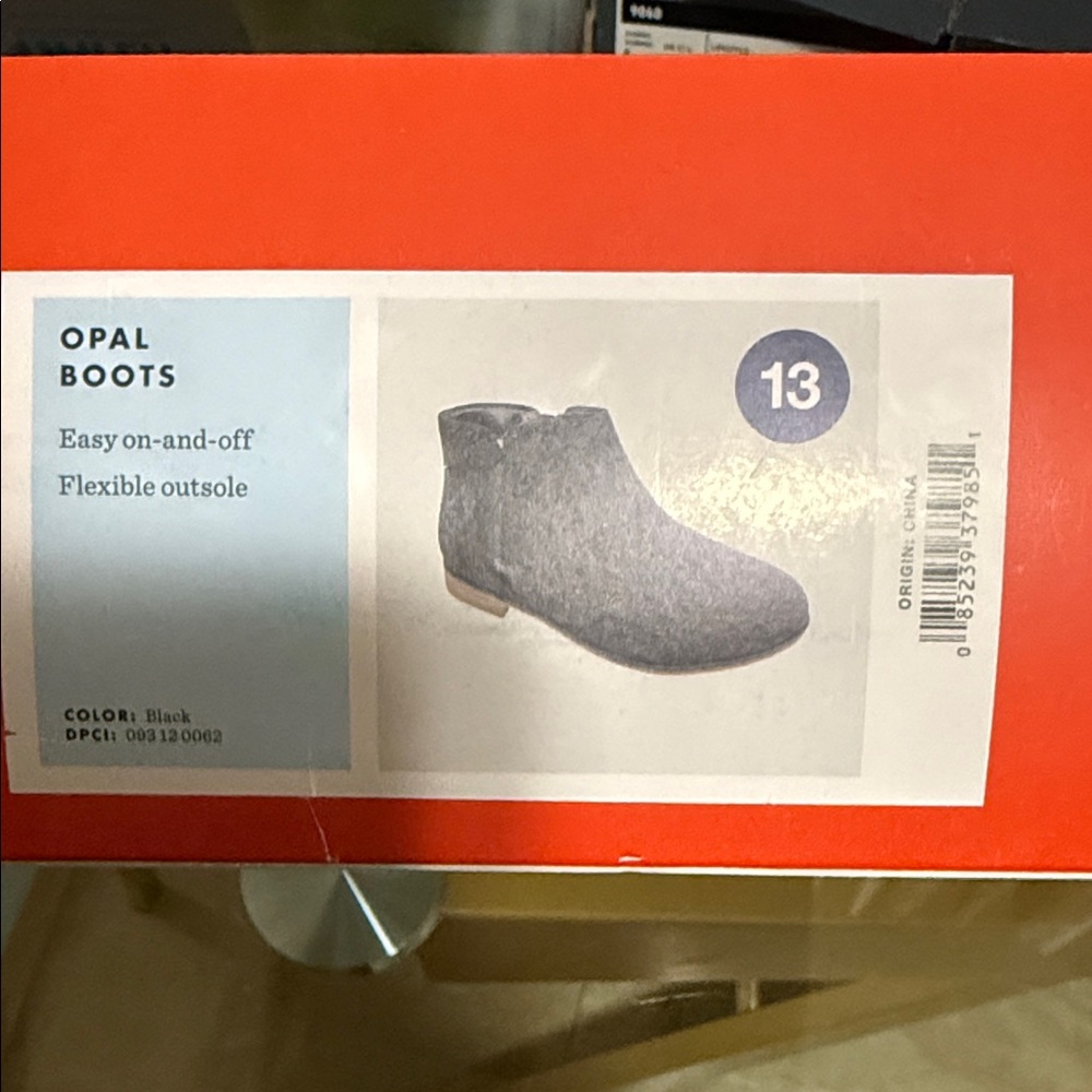 Cat & Jack Black Kids Boots - Picture 2 of 4